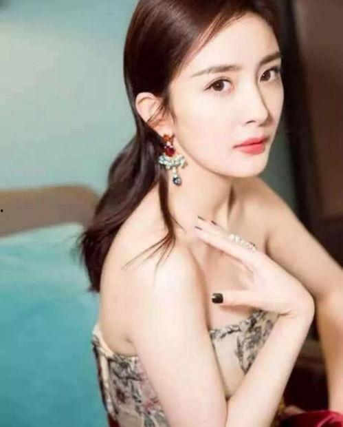 娱乐圈女星吃瓜事件,揭秘幕后真相与八卦风云 第2张 娱乐圈女星吃瓜事件,揭秘幕后真相与八卦风云 第2张